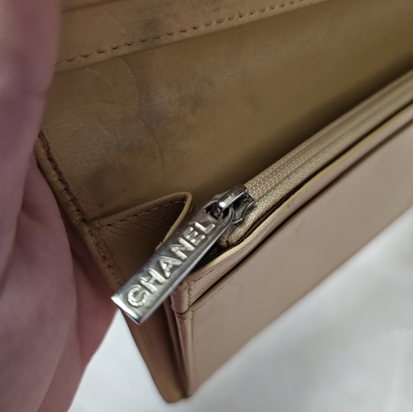 Chanel Cream and Black Cambon Bifold Wallet - Picture 8 of 16